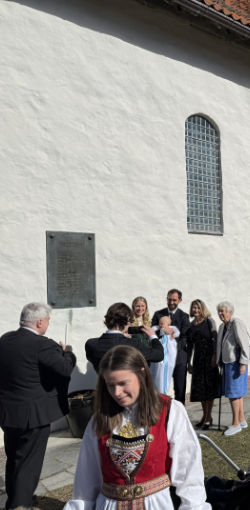 Portrait image spanning 2 rows